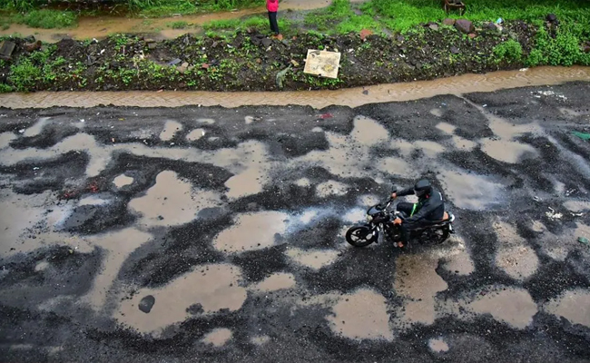 Pothole deaths rise 53 per cent in 5 years; UP accounts for over half of 9,400 fatalities